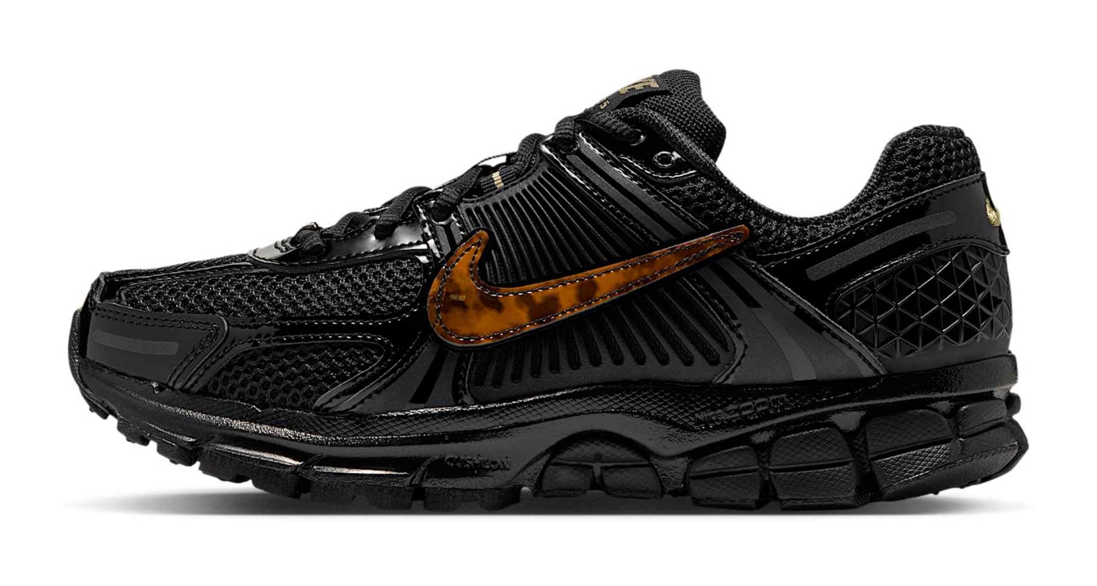 Nike Vomero 5 "Black & Metallic Gold"