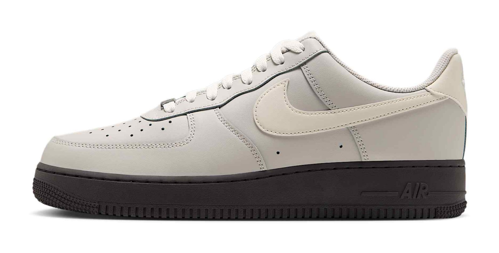 Nike Air Force 1 Low '07 "Light Bone & Black"