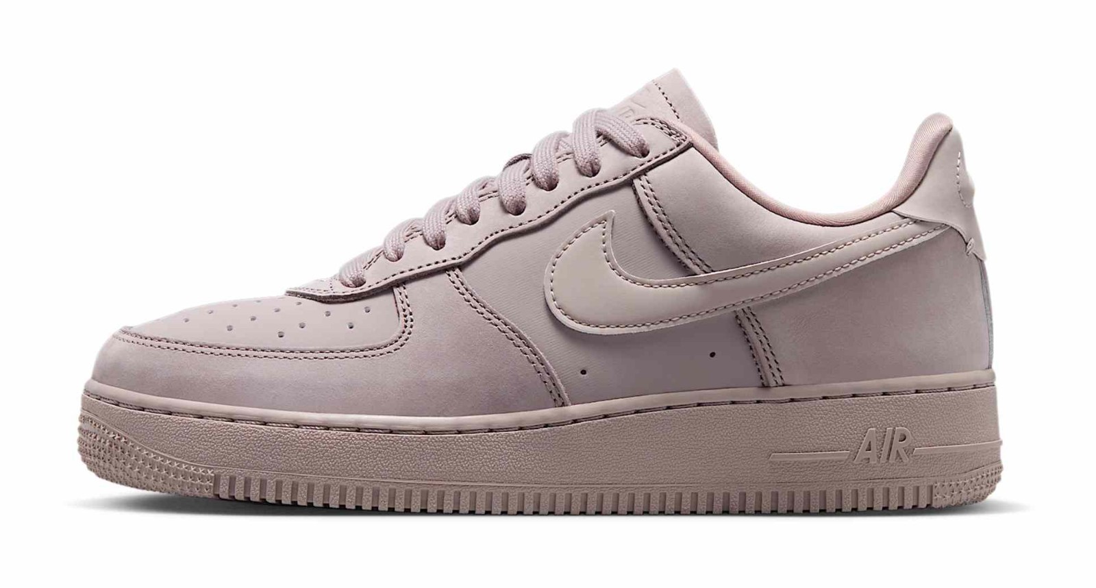 Nike Air Force 1 Low Retro Premium Essential