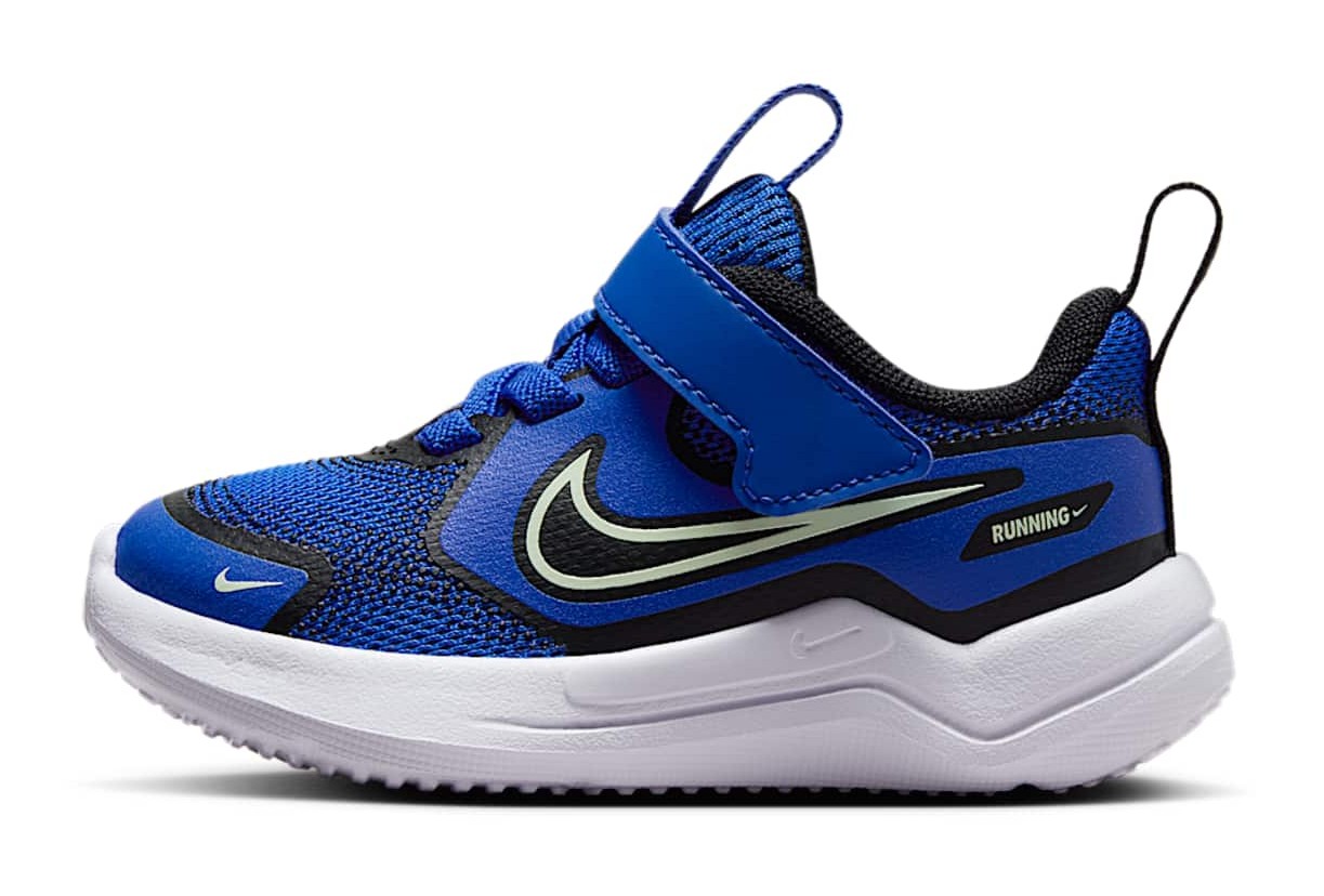 Nike Cosmic Runner